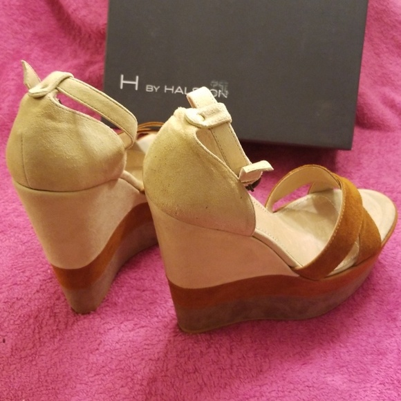 H by Halston Gigi Wedge - Picture 3 of 4